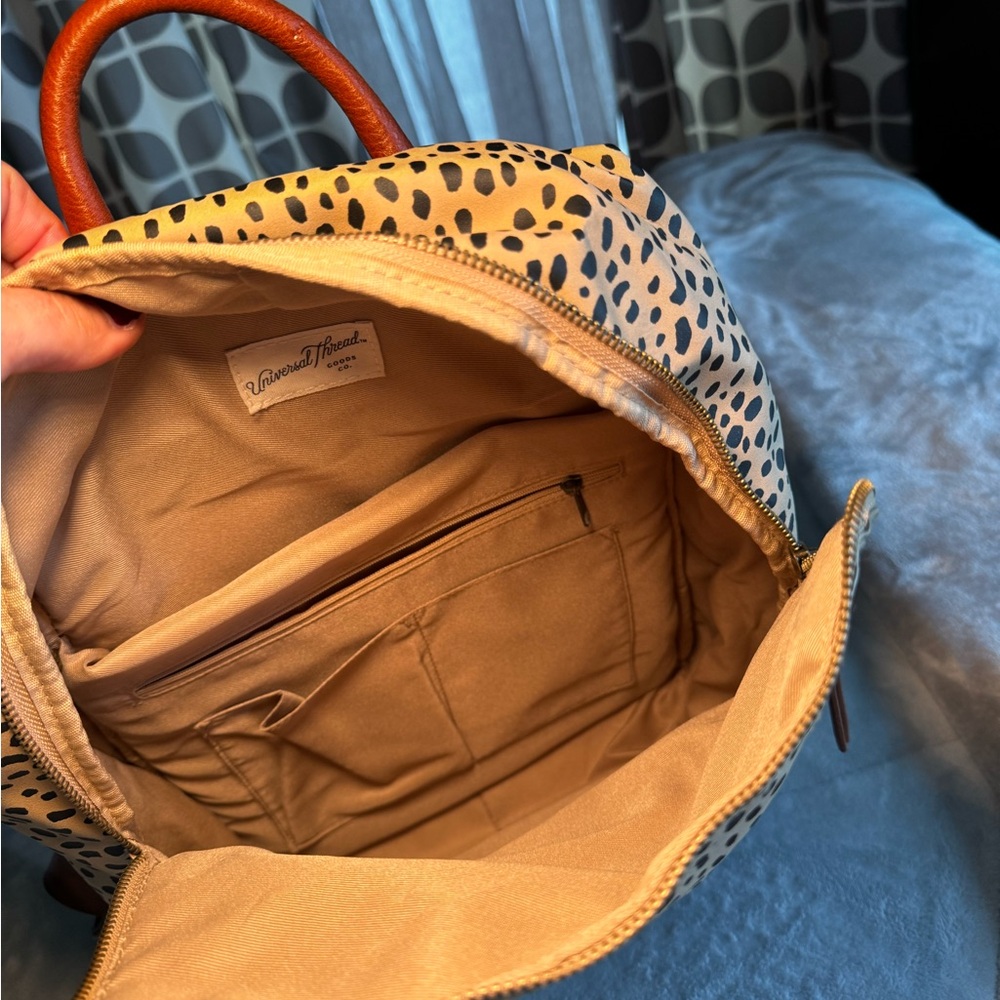 Euc leopard and brown faux leather backpack - Picture 6 of 6